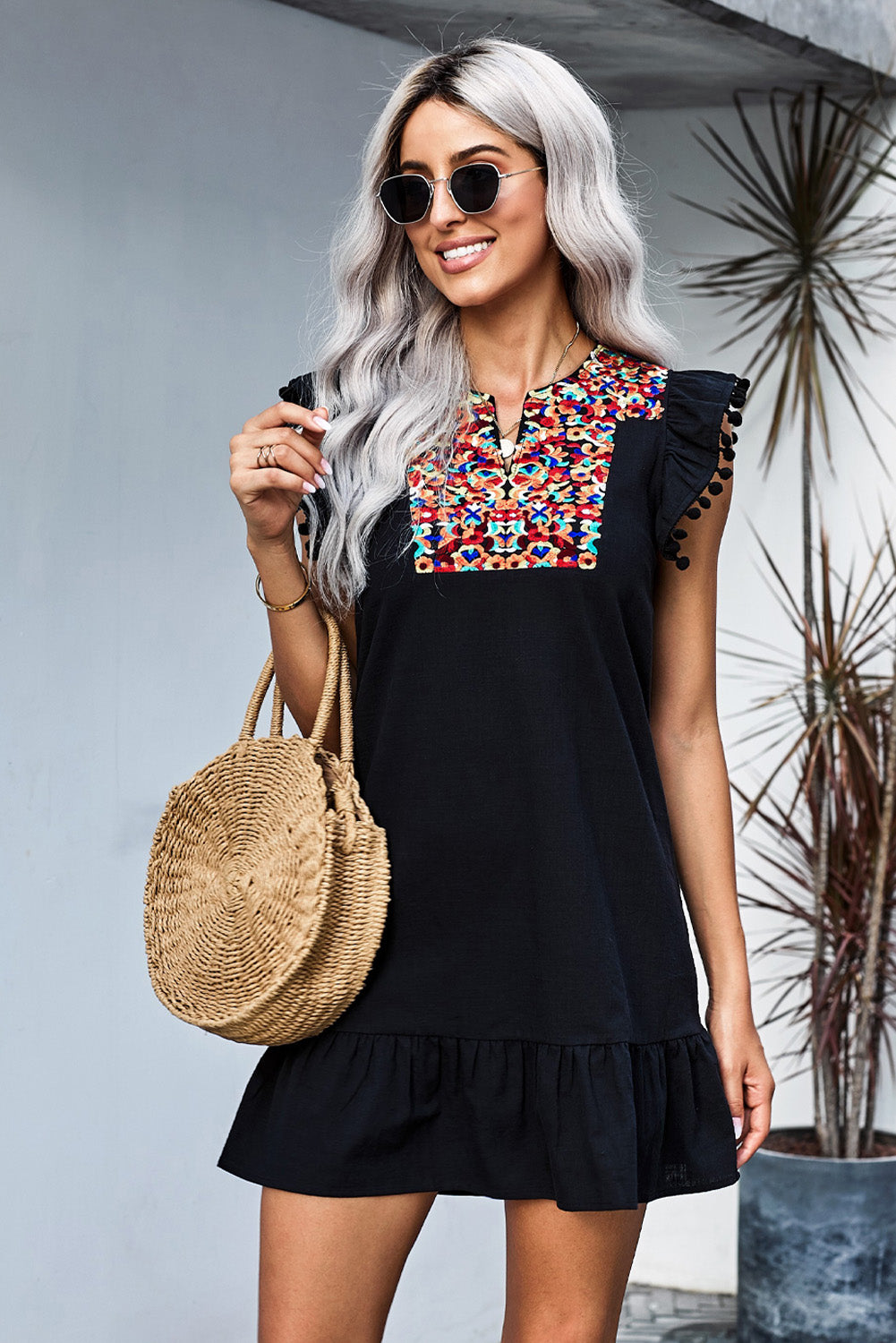 Chic Black Pom Pom A-Line Dress with Ruffled Sleeveless Design - Perfect for Evening Parties and Casual Day Wear