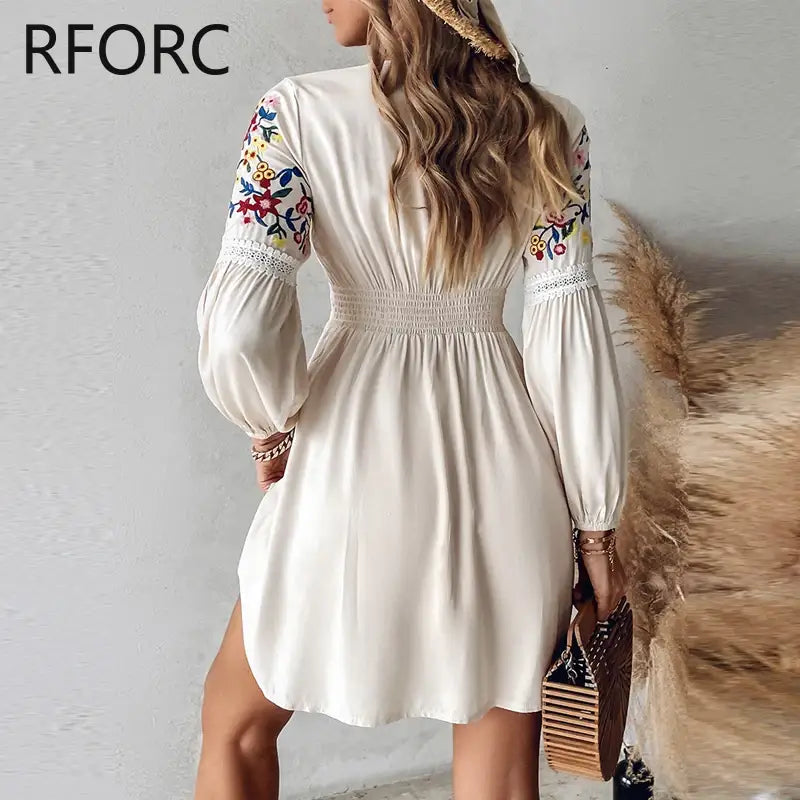 2024 Women Long Sleeves Embroidery Floral V Neck Loose Fit Vacation Mini Dress