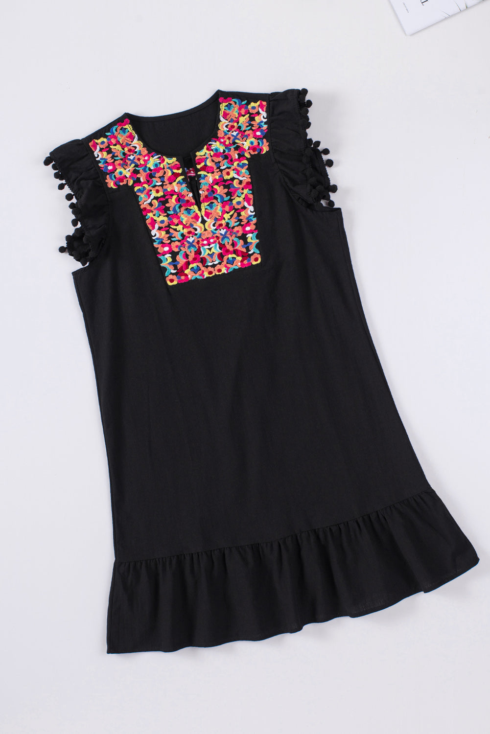 Chic Black Pom Pom A-Line Dress with Ruffled Sleeveless Design - Perfect for Evening Parties and Casual Day Wear