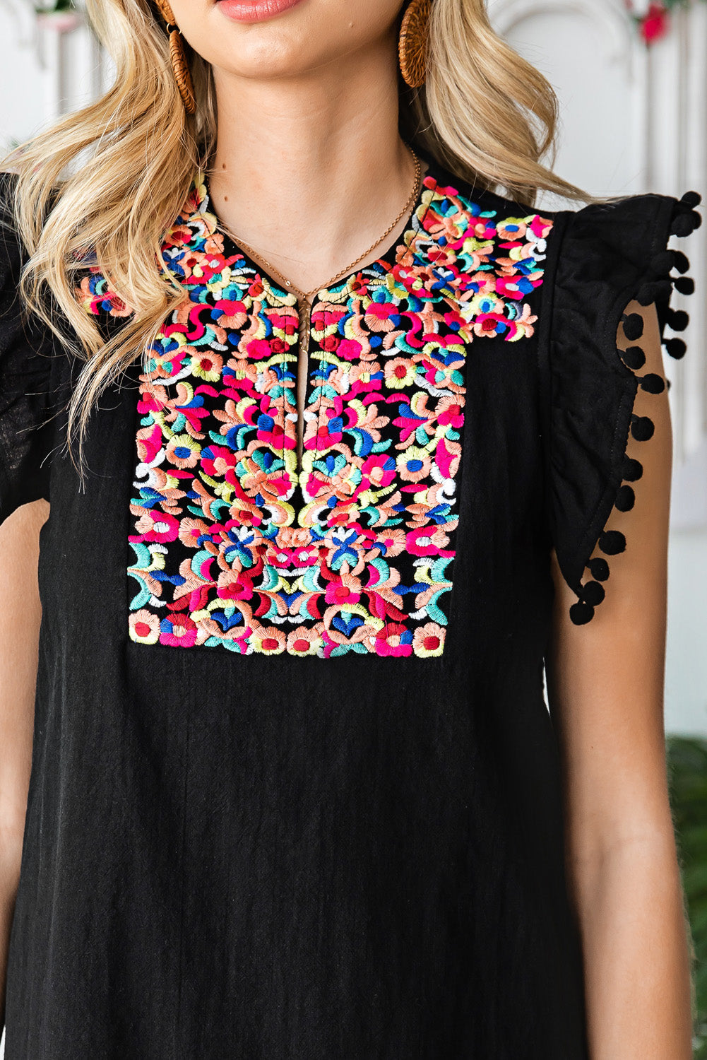 Chic Black Pom Pom A-Line Dress with Ruffled Sleeveless Design - Perfect for Evening Parties and Casual Day Wear